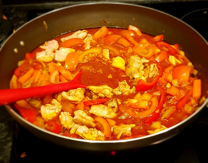 paella cooking