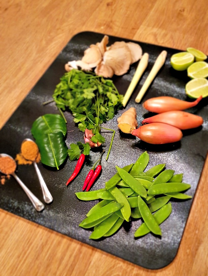 Thai green curry ingredients