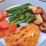This simple pork escalopes recipe, served with delicious sautéed potatoes, is great for a midweek meal for the family as it cooks in no time at all!